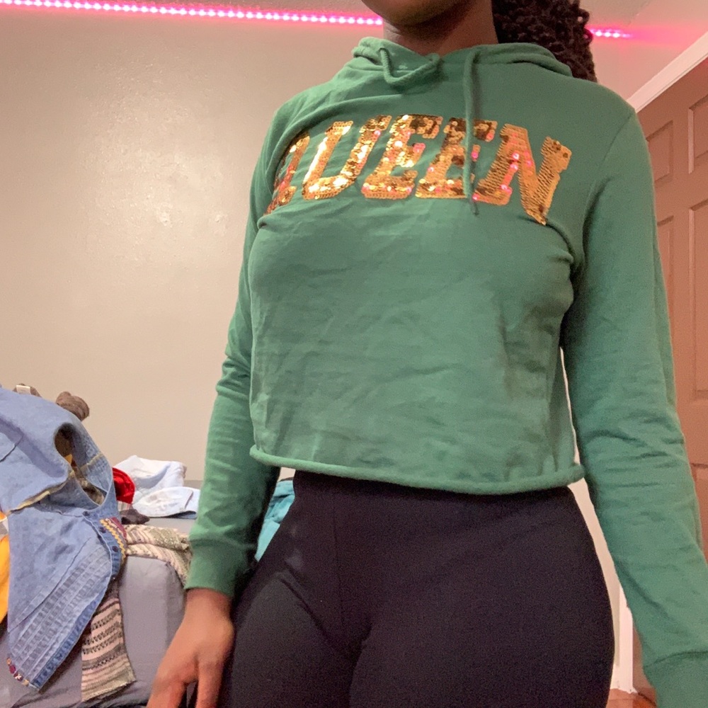 Queen Cropped Hoodie
